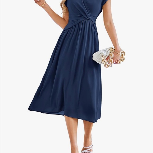 Elegant Blue Dress - Picture 3 of 3